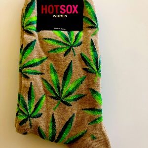 Womens Hotsox shoe size 9-11 Hemph
